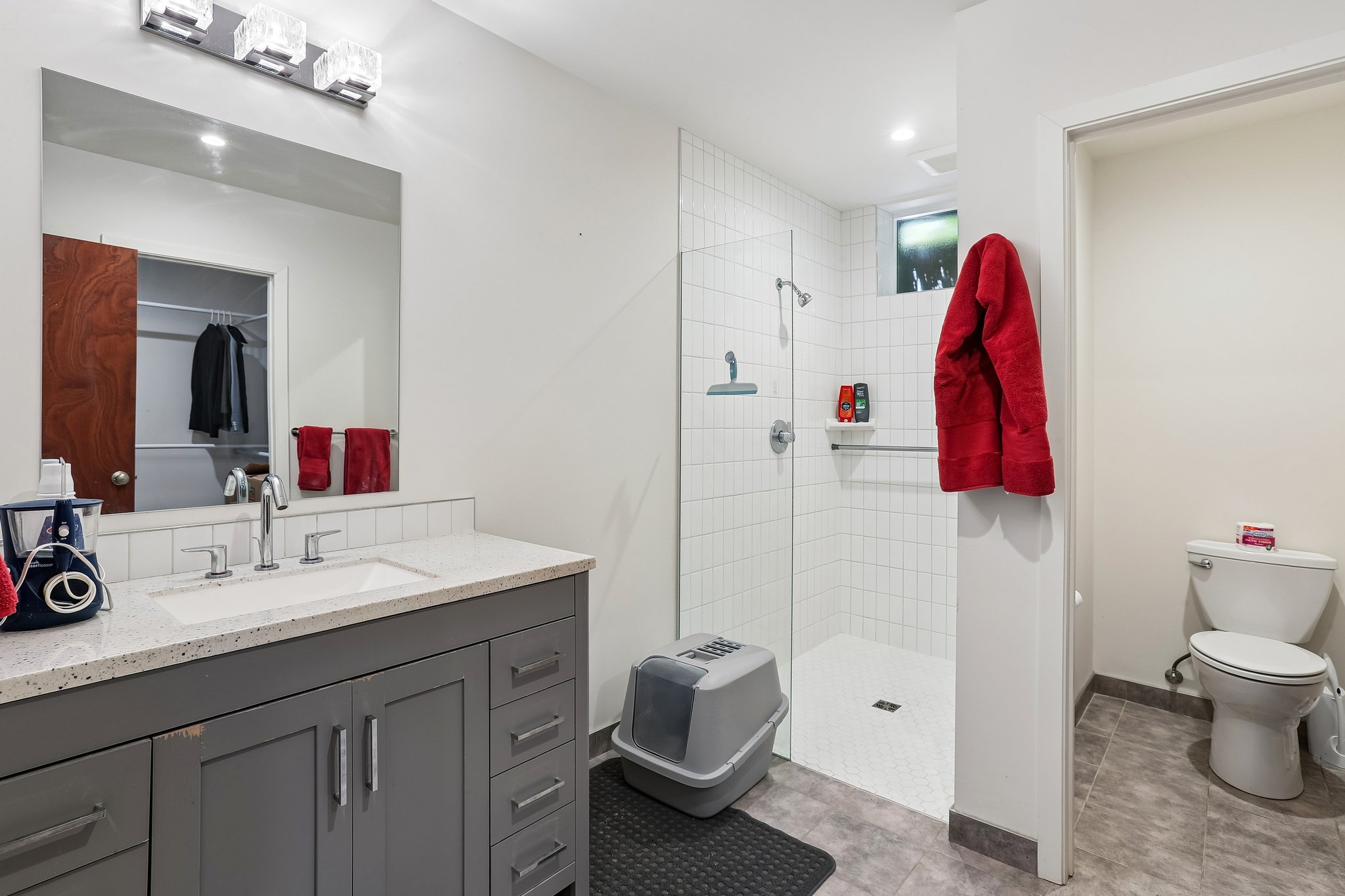 NE 107th Pl-S2206-040.jpg