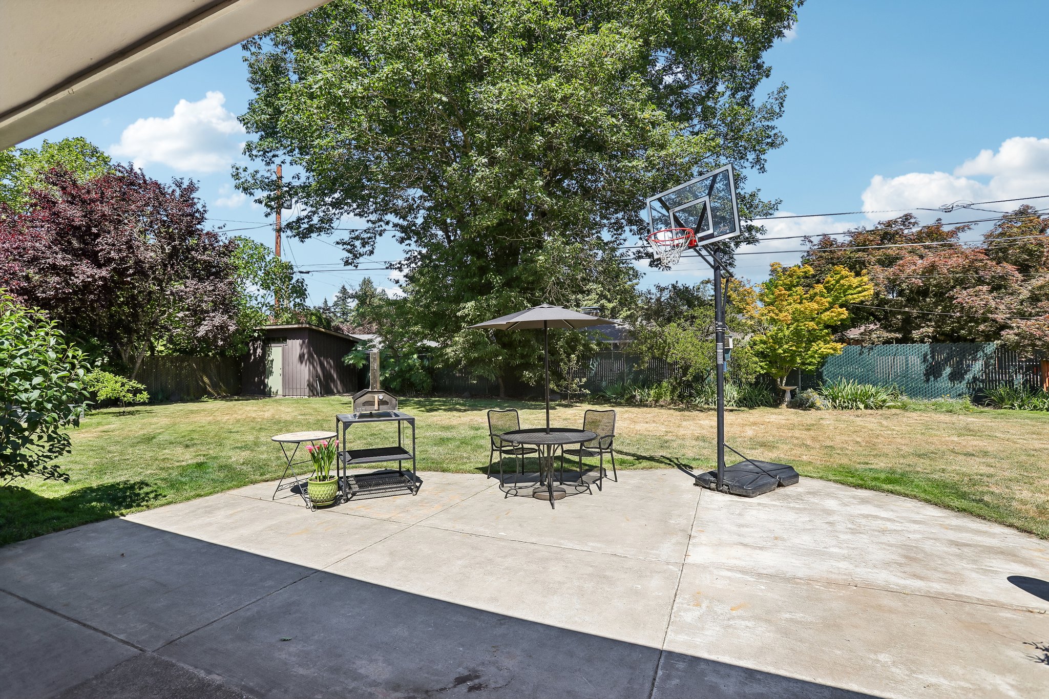 NE 107th Pl-S2206-043.jpg