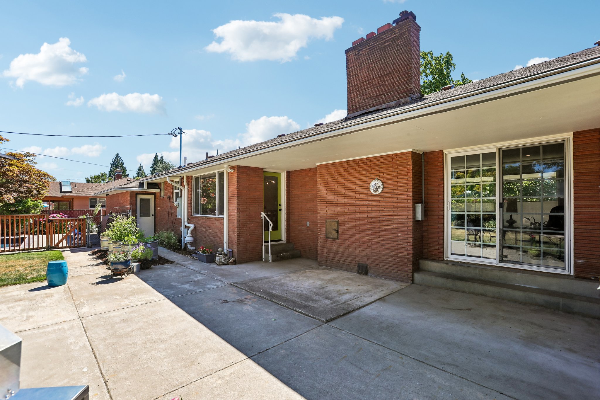 NE 107th Pl-S2206-044.jpg