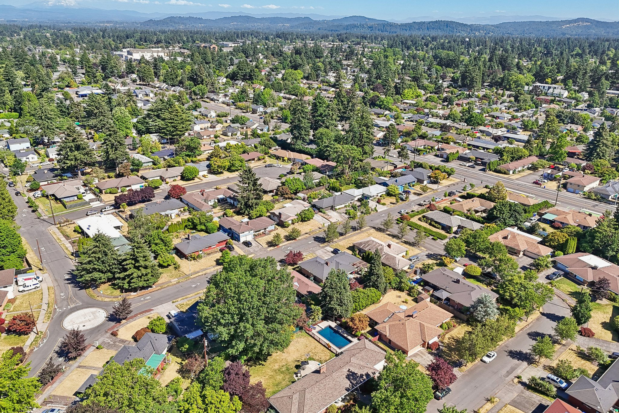NE 107th Pl-S2206-048.jpg