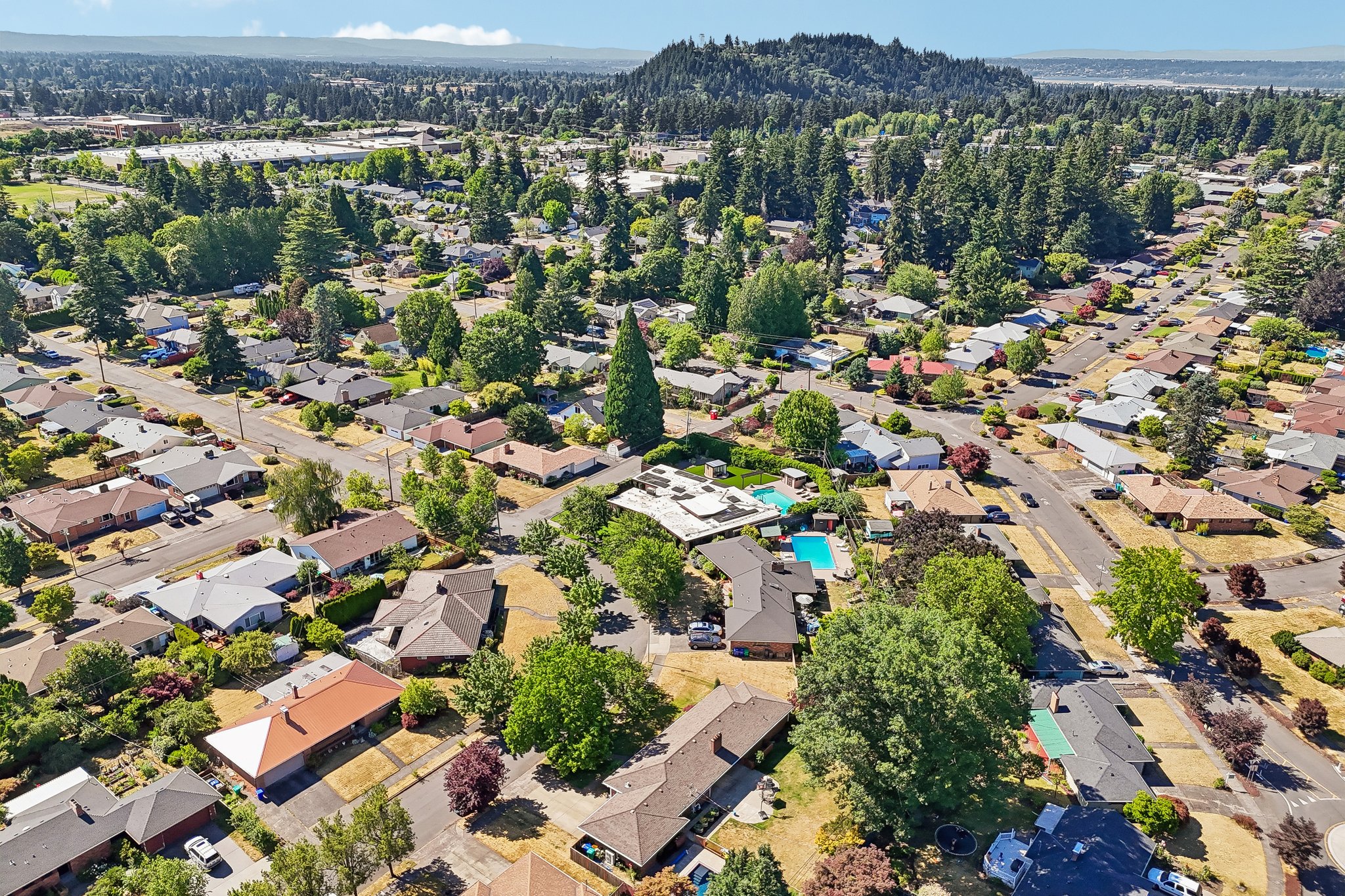 NE 107th Pl-S2206-050.jpg