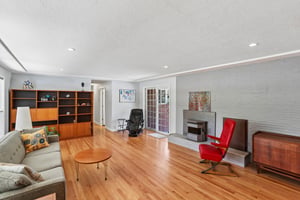 NE 107th Pl-S2206-006.jpg