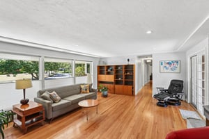 NE 107th Pl-S2206-007.jpg