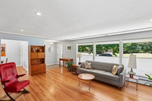 NE 107th Pl-S2206-008.jpg