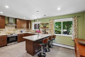 NE 107th Pl-S2206-015.jpg