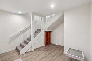 NE 107th Pl-S2206-029.jpg