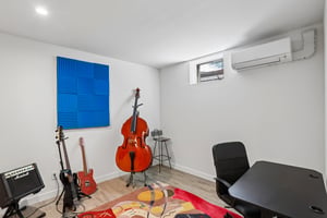 NE 107th Pl-S2206-030.jpg