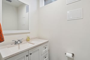 NE 107th Pl-S2206-031.jpg