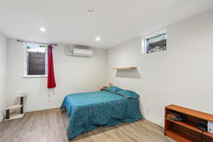 NE 107th Pl-S2206-038.jpg
