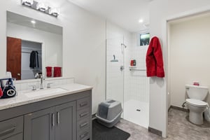 NE 107th Pl-S2206-040.jpg