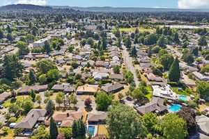 NE 107th Pl-S2206-054.jpg