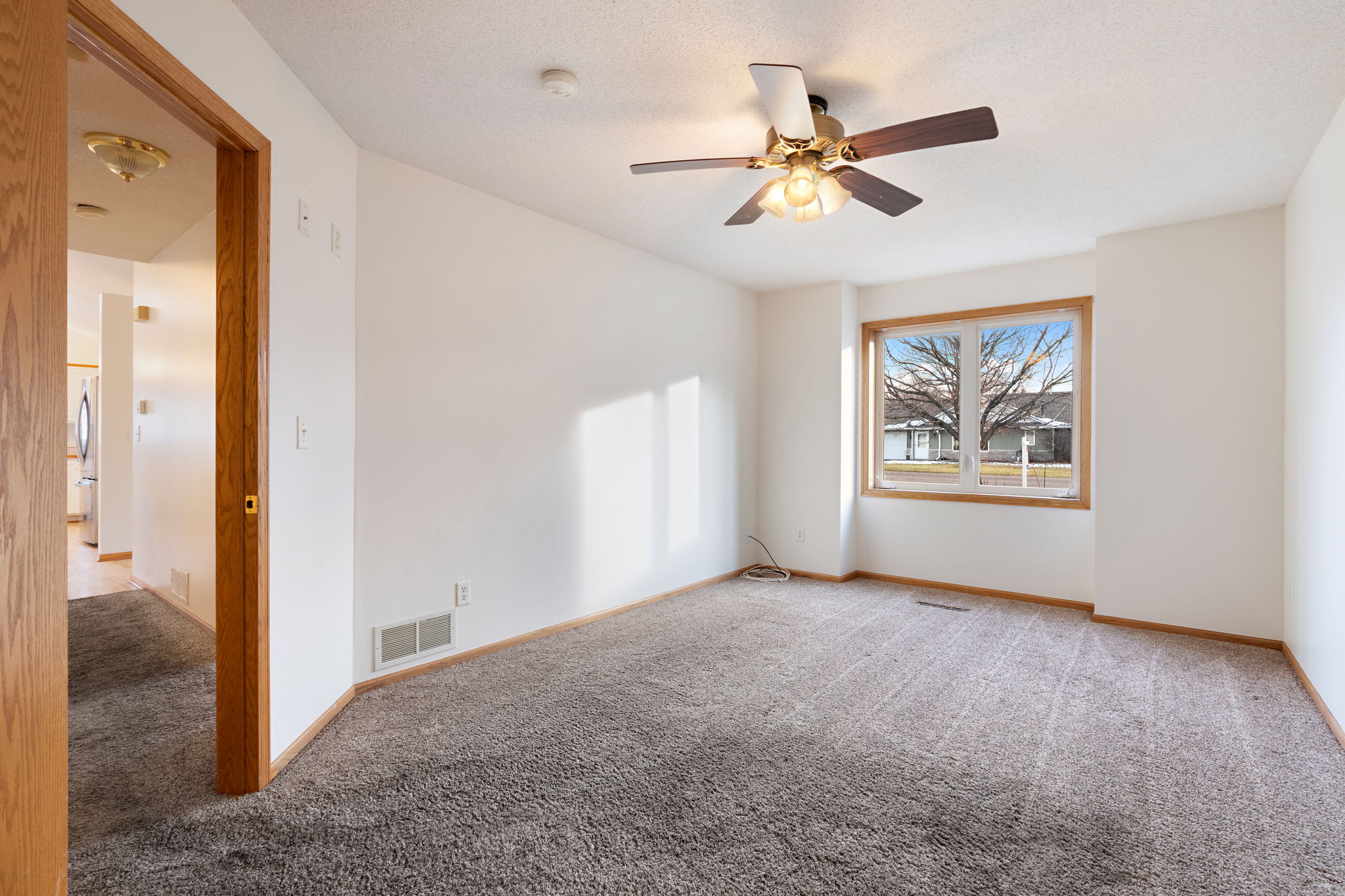 720 Oakwood Street Northwest, Isanti, MN 55040, USA Photo 8