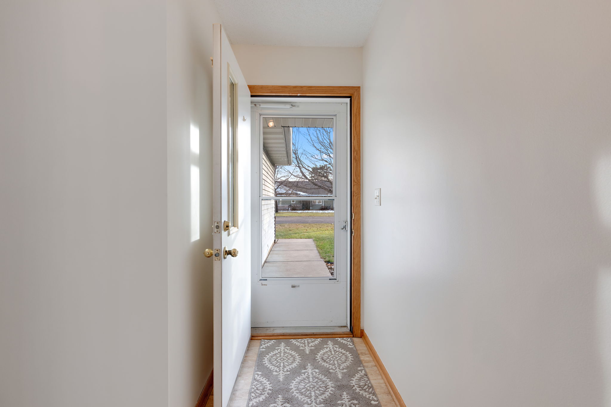 720 Oakwood Street Northwest, Isanti, MN 55040, USA Photo 3