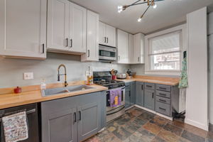  S Decker Ave-011