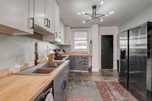  S Decker Ave-012