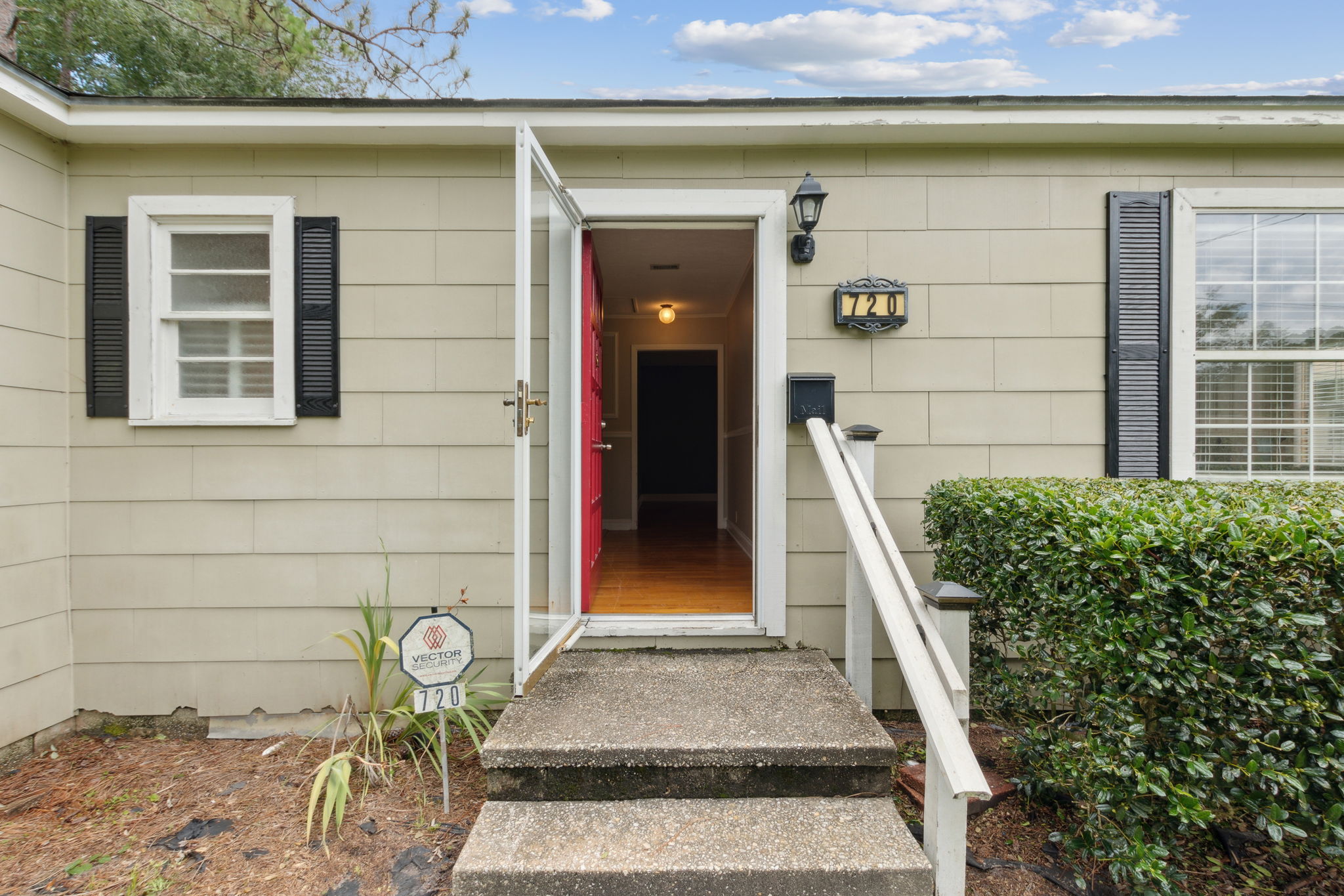 Front Entry Detail