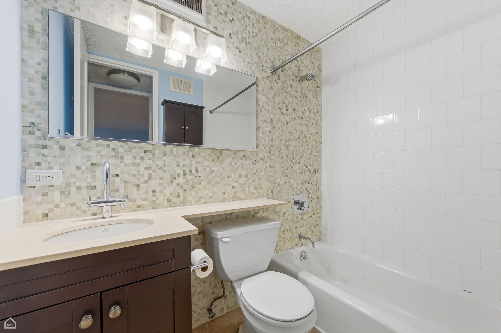 720 W Gordon Terrace 3B - Brady Miller_004