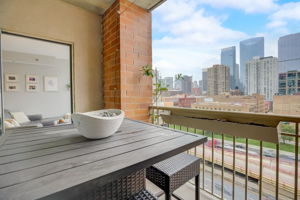 W Randolph St #806-042