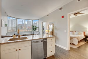 W Randolph St #806-019