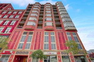 W Randolph St #806-002
