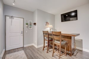W Randolph St #806-008