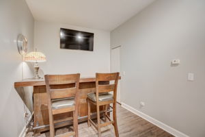 W Randolph St #806-007