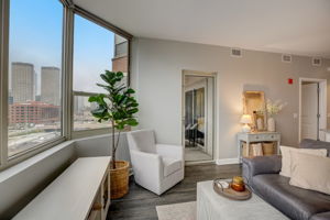 W Randolph St #806-015