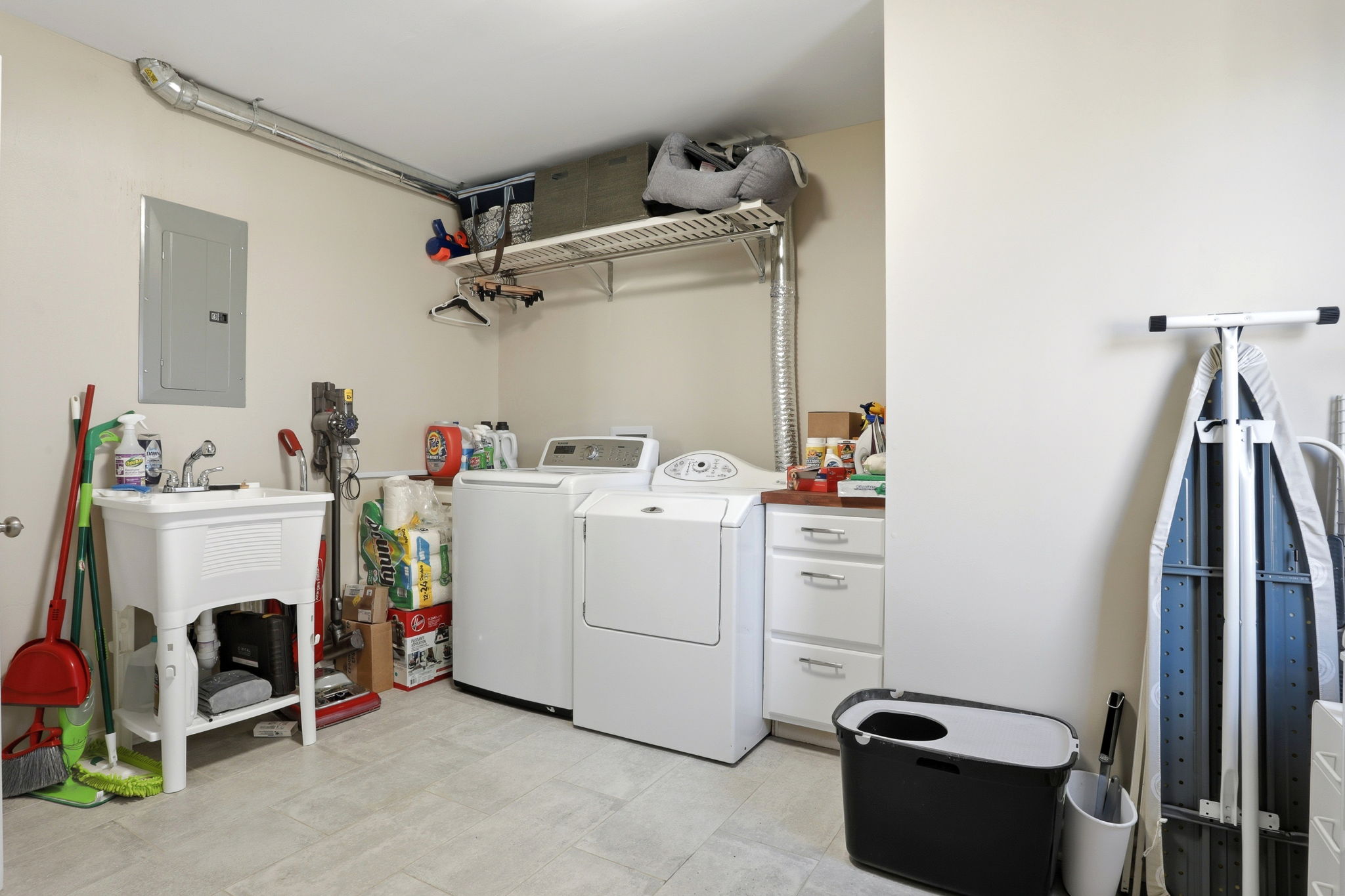 16-Laundry Room