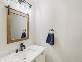 Royal Guard Ave-S2607-019.jpg