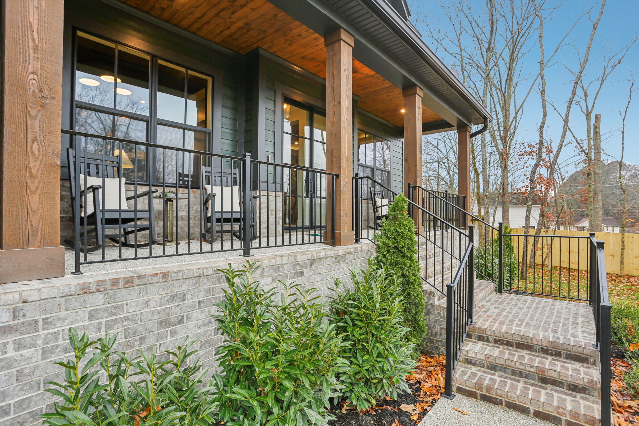 7201 Severide St-S0912-007