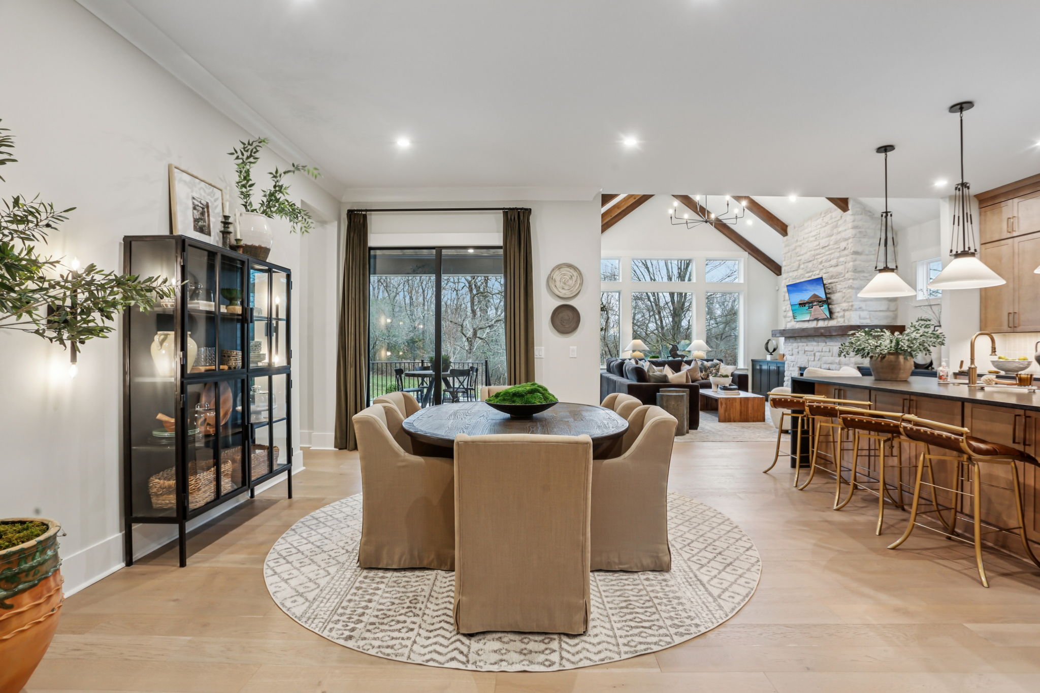 7201 Severide St-S0912-021