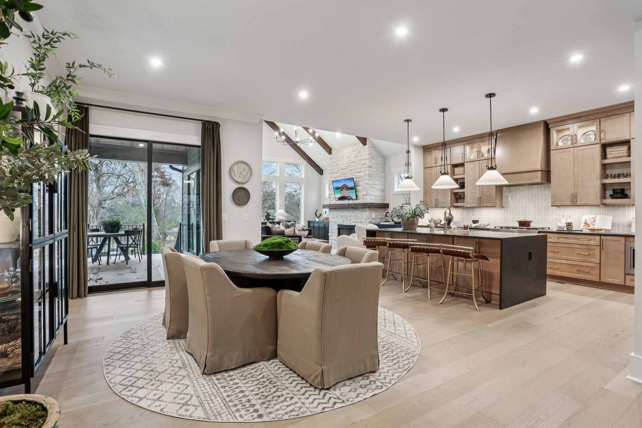 7201 Severide St-S0912-022