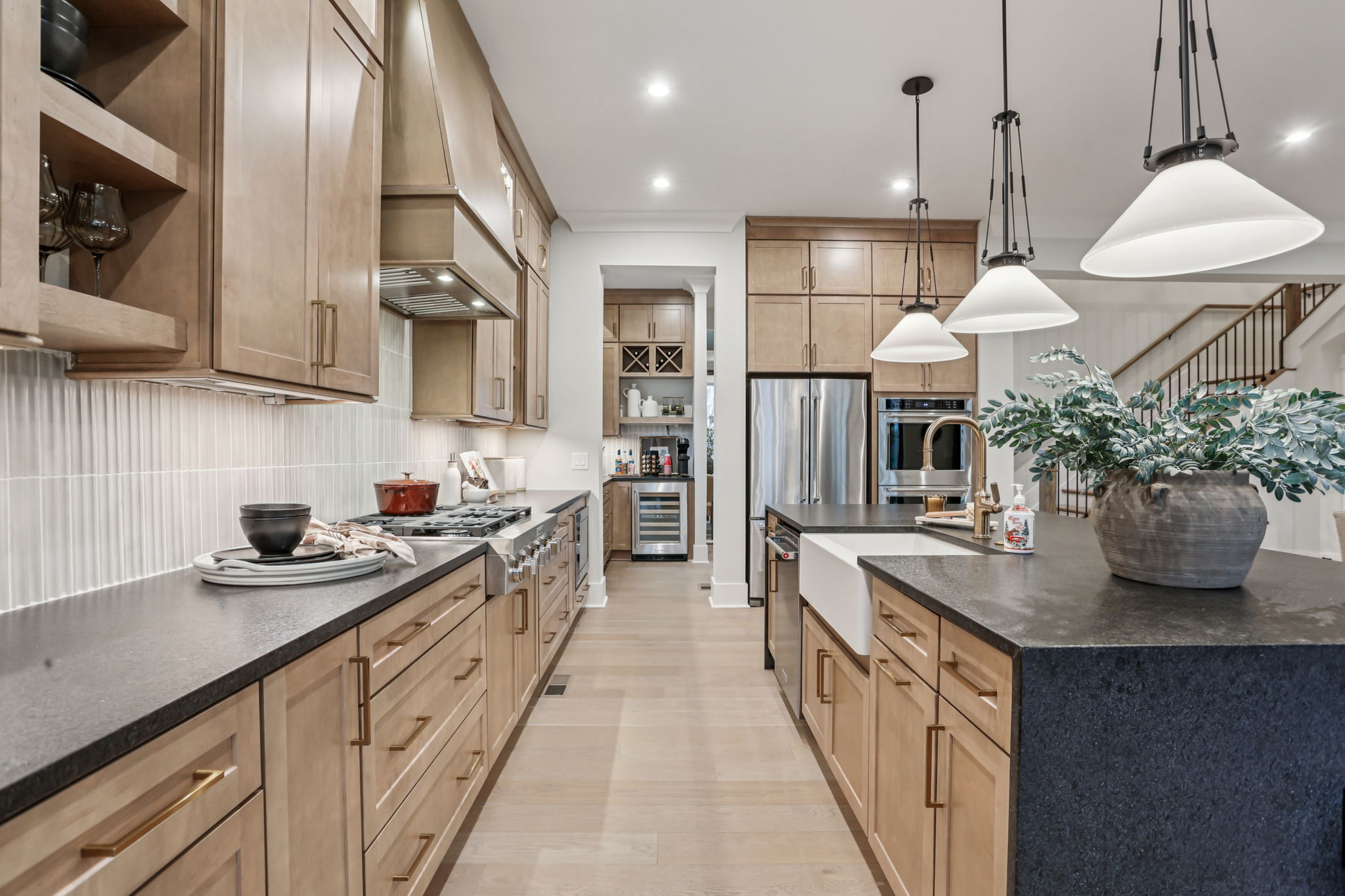 7201 Severide St-S0912-025