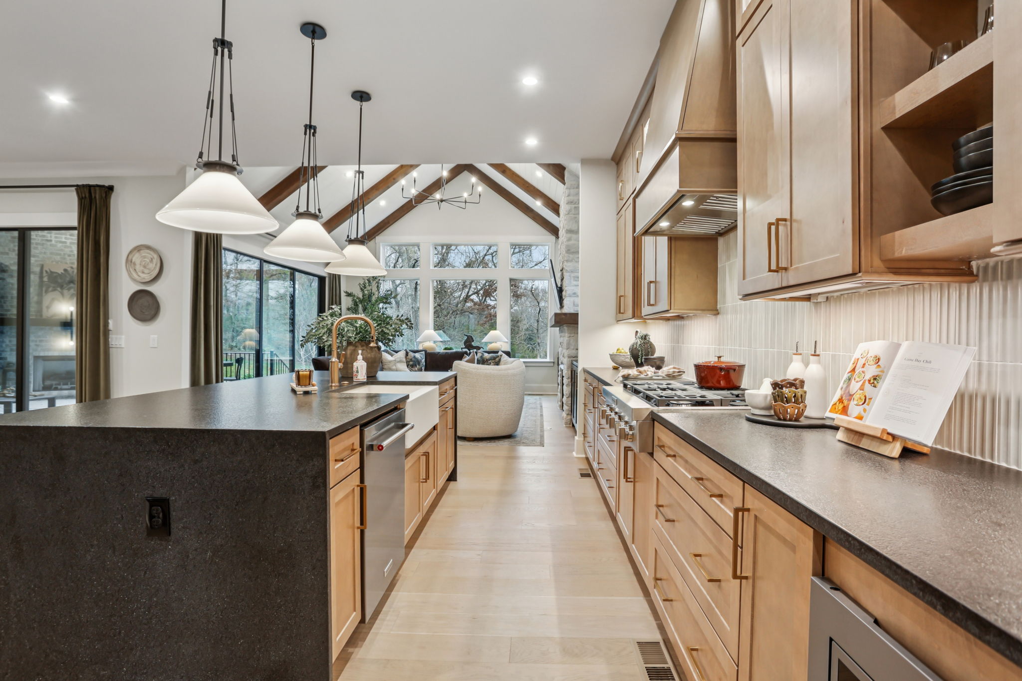 7201 Severide St-S0912-027