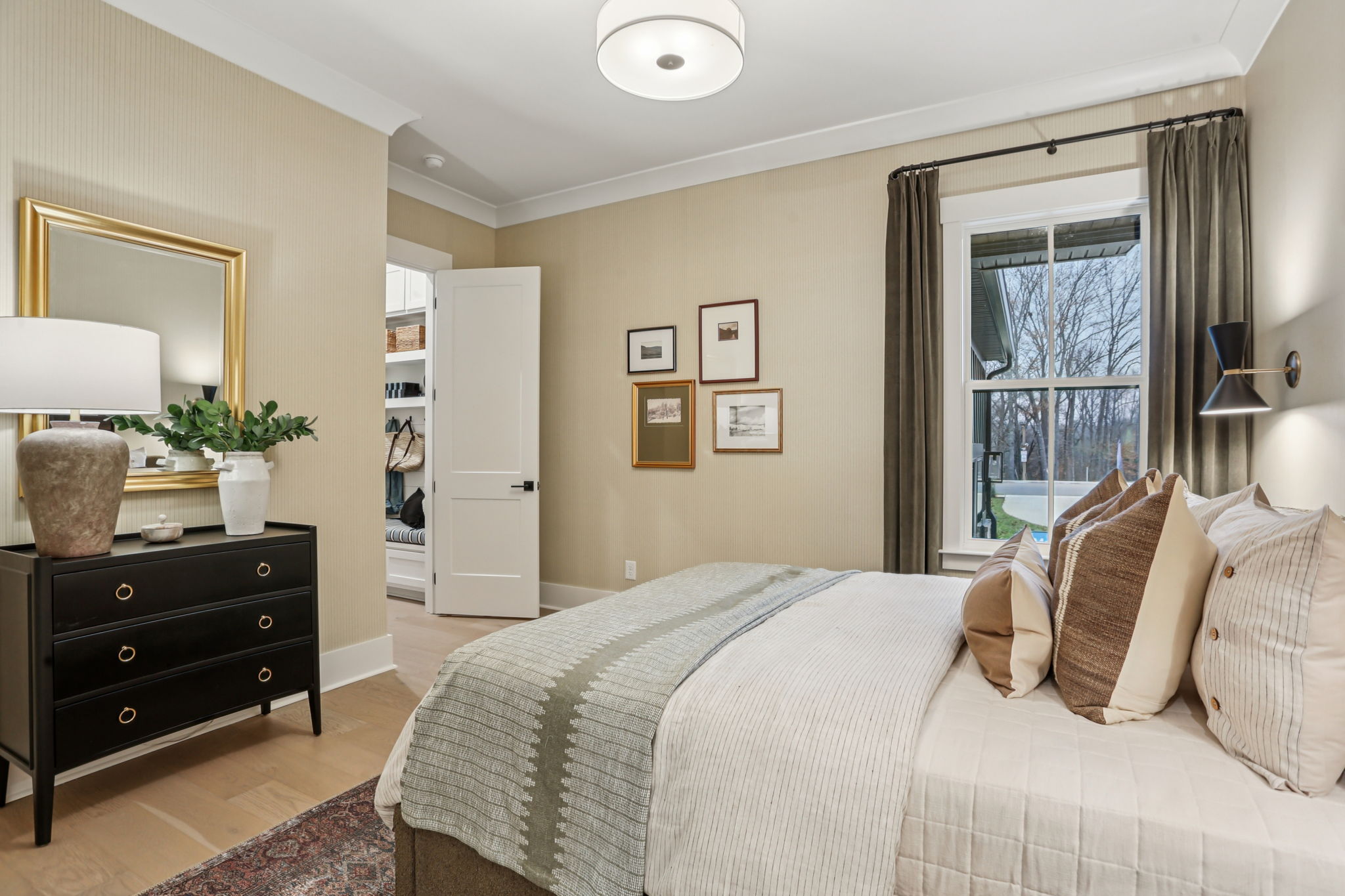 7201 Severide St-S0912-040