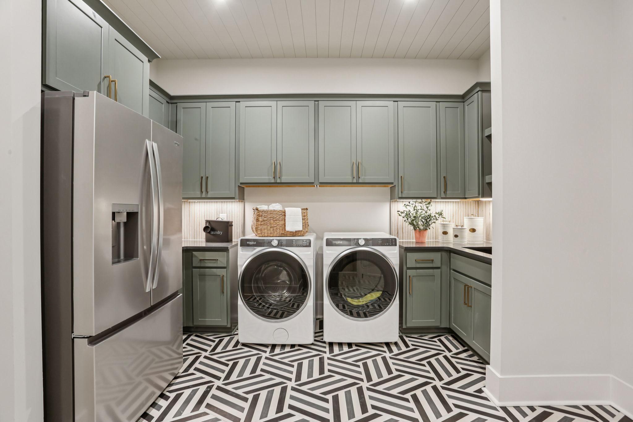 7201 Severide St-S0912-042