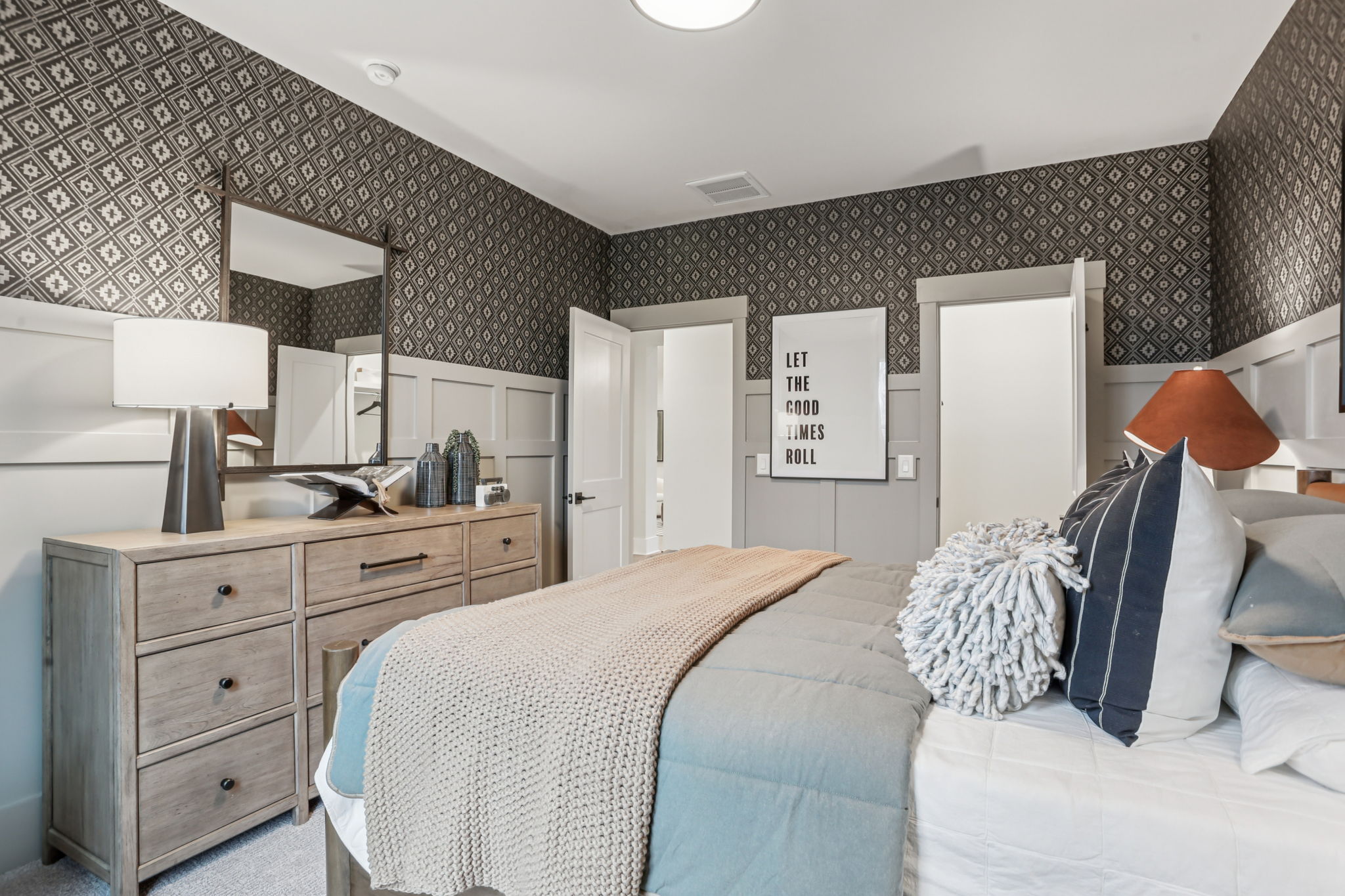 7201 Severide St-S0912-056