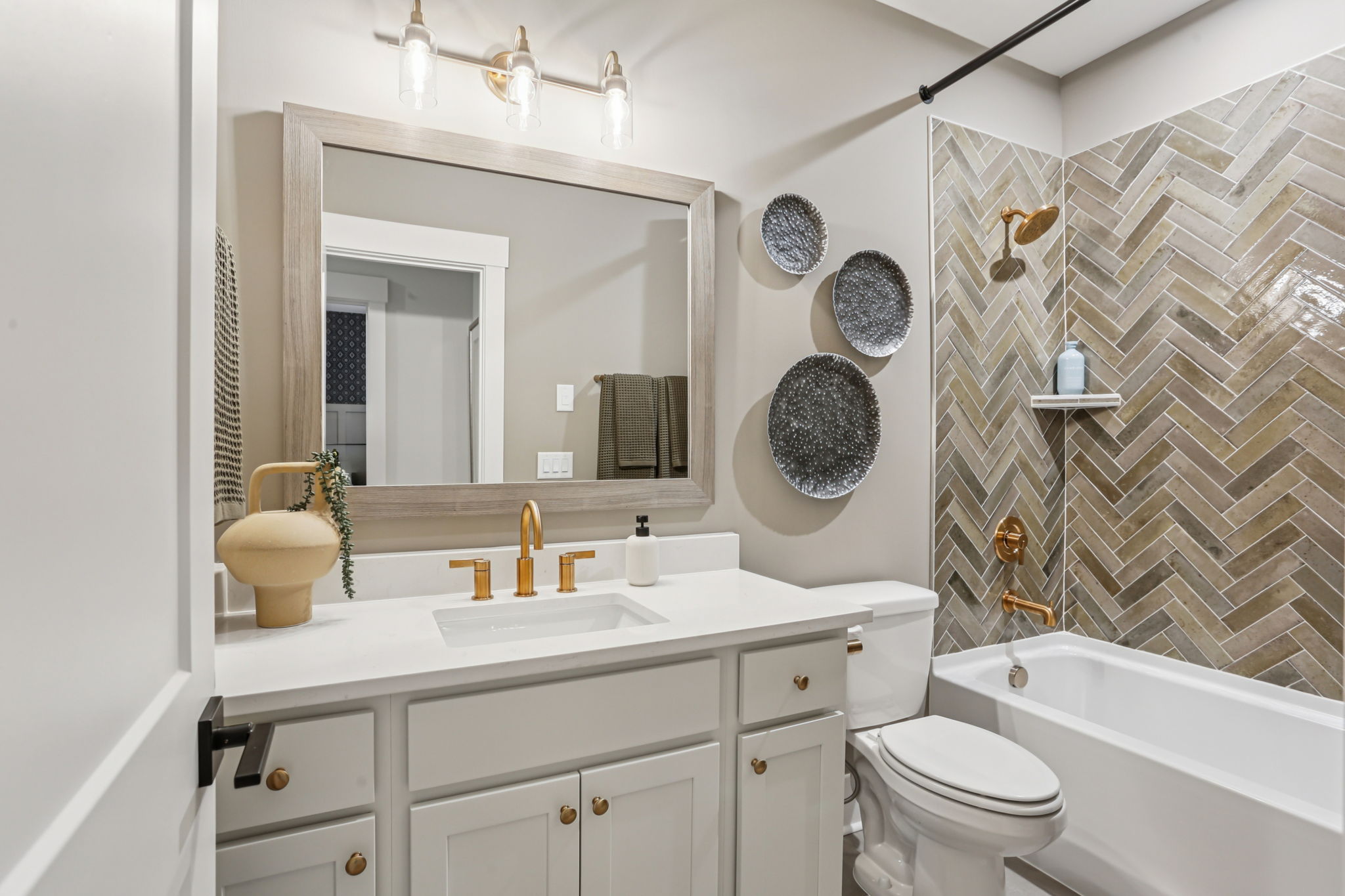 7201 Severide St-S0912-057