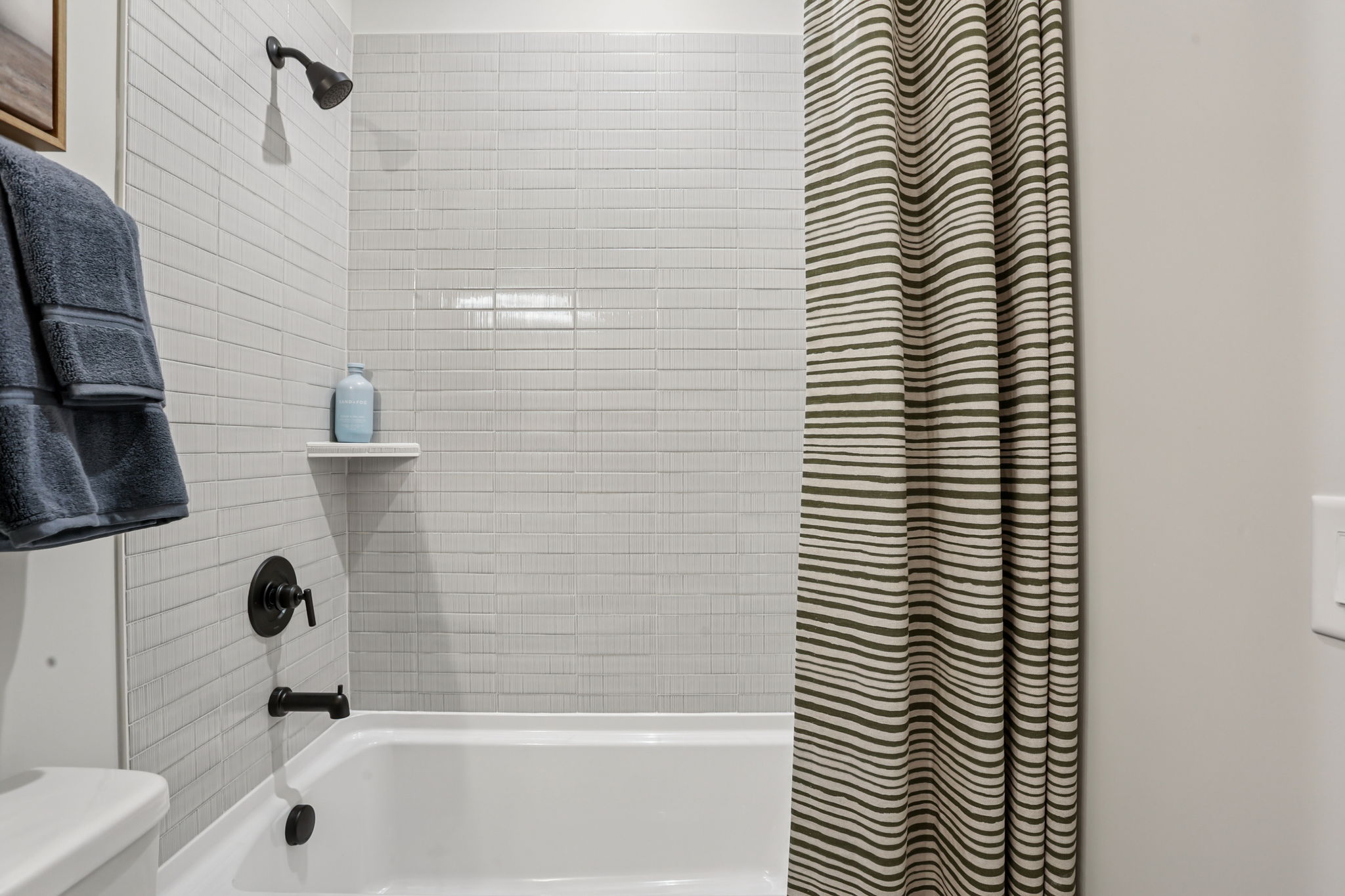 7201 Severide St-S0912-063