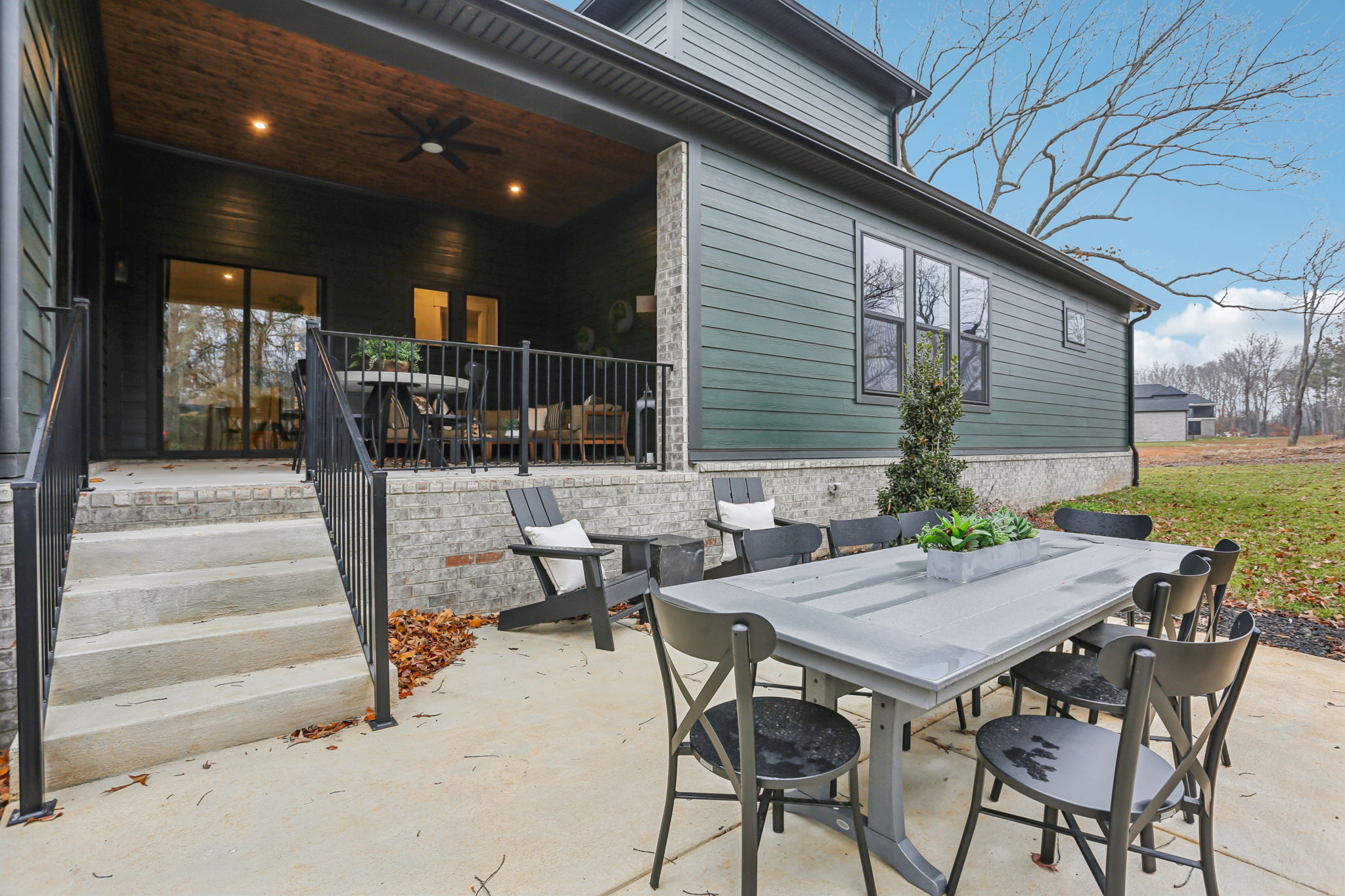 7201 Severide St-S0912-073