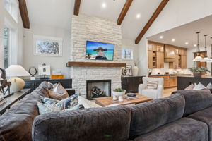 7201 Severide St-S0912-016