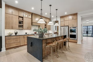 7201 Severide St-S0912-024