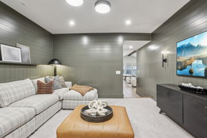 7201 Severide St-S0912-054