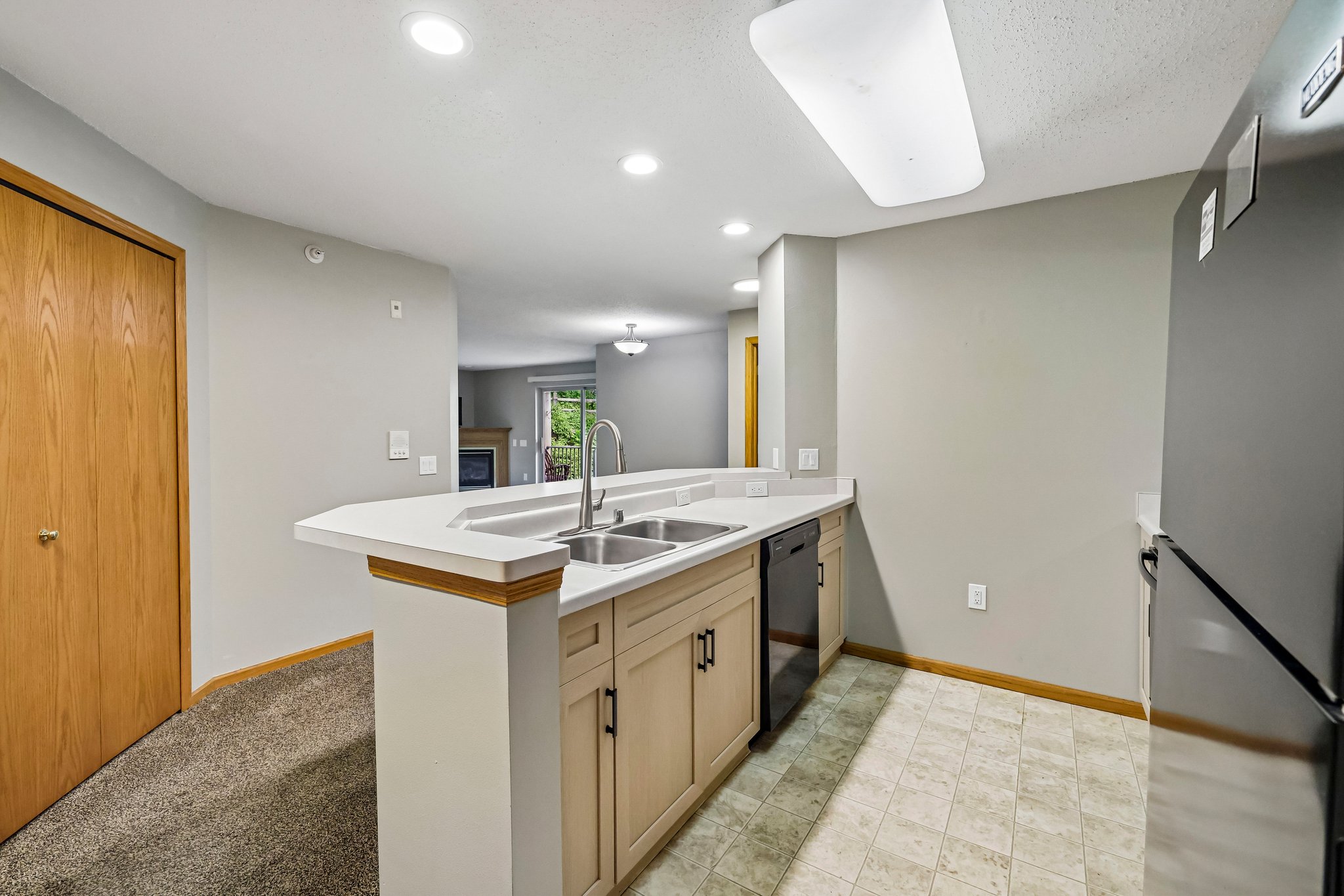 - 7203 Mid Town Rd 212-S3005-015.jpg