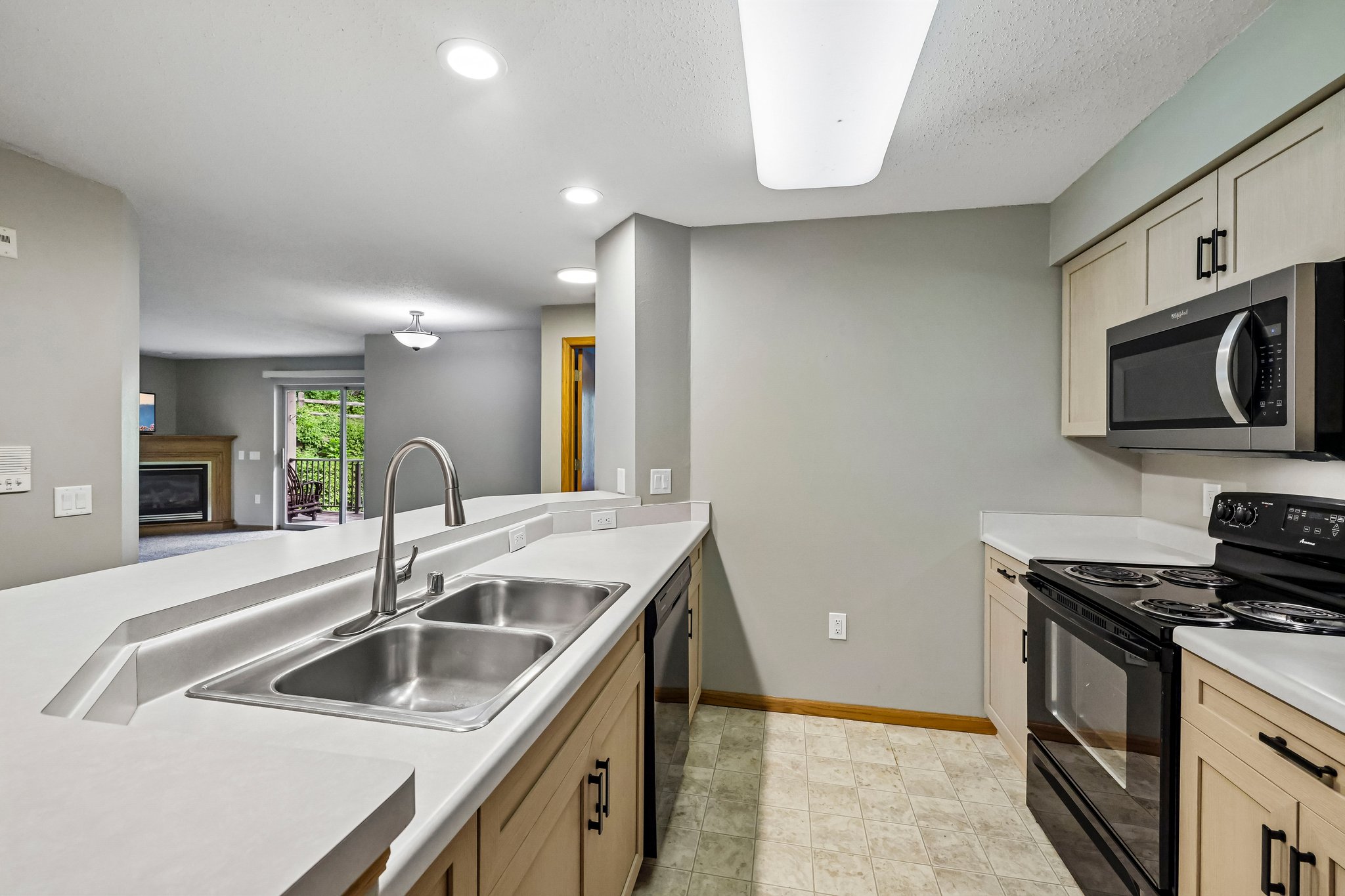 - 7203 Mid Town Rd 212-S3005-016.jpg