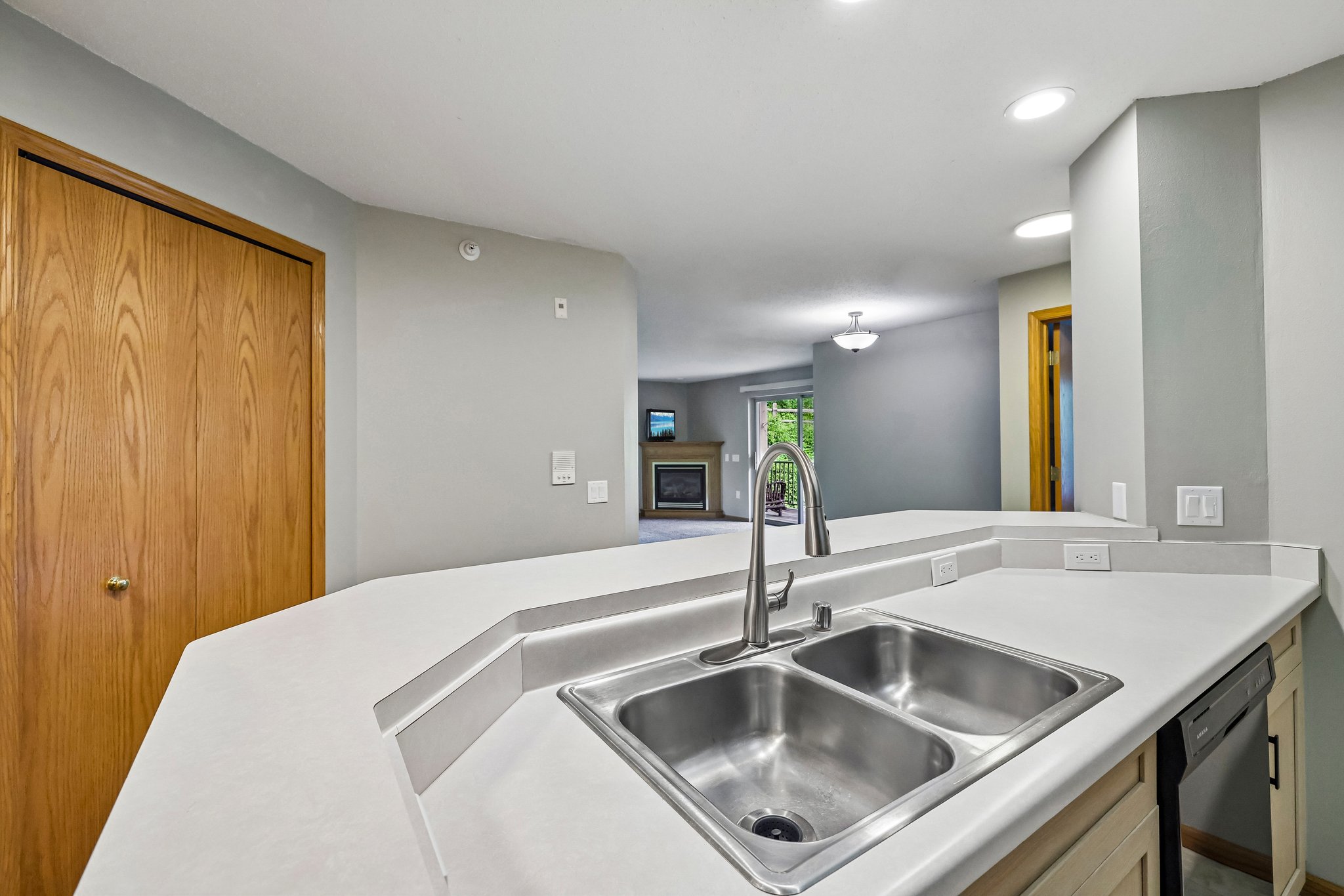 - 7203 Mid Town Rd 212-S3005-017.jpg