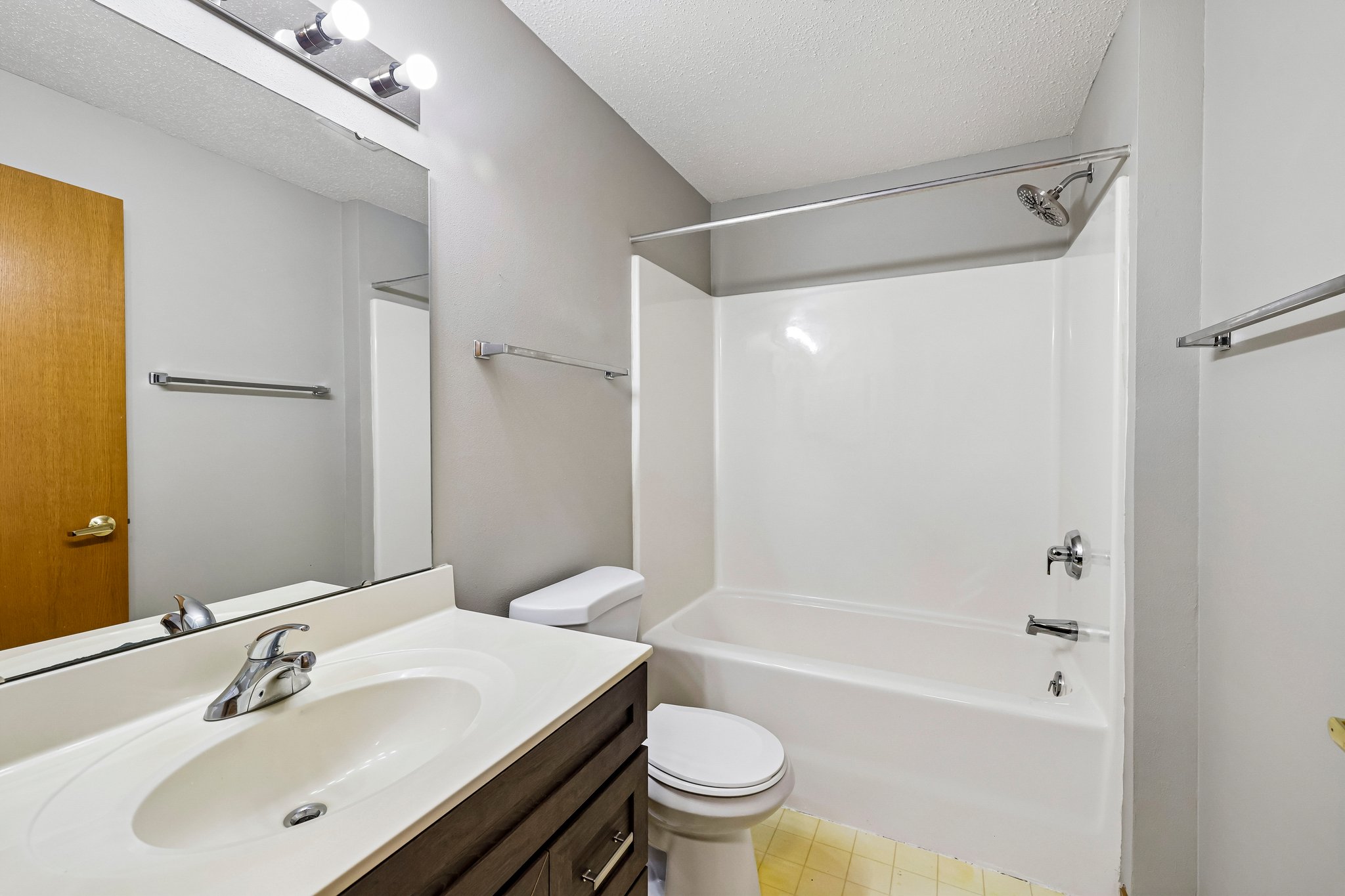 - 7203 Mid Town Rd 212-S3005-031.jpg