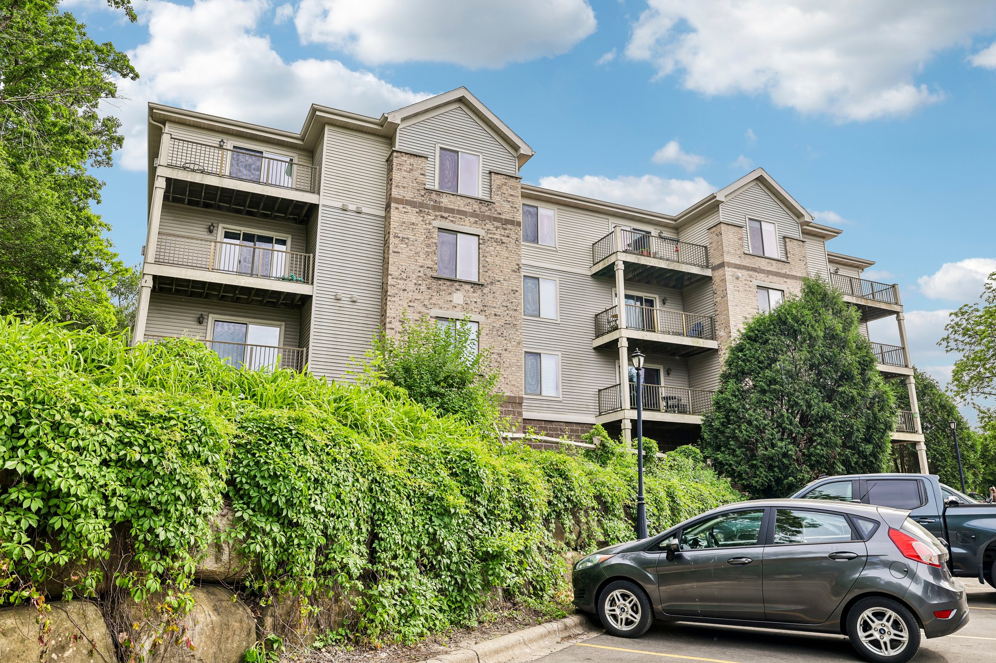 - 7203 Mid Town Rd 212-S3005-037.jpg