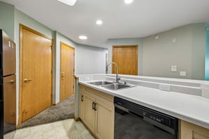 - 7203 Mid Town Rd 212-S3005-019.jpg