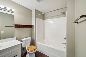 - 7203 Mid Town Rd 212-S3005-029.jpg